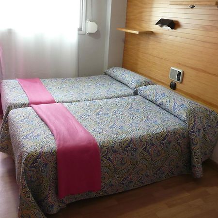 Pension Cinco Villas Logroño Esterno foto