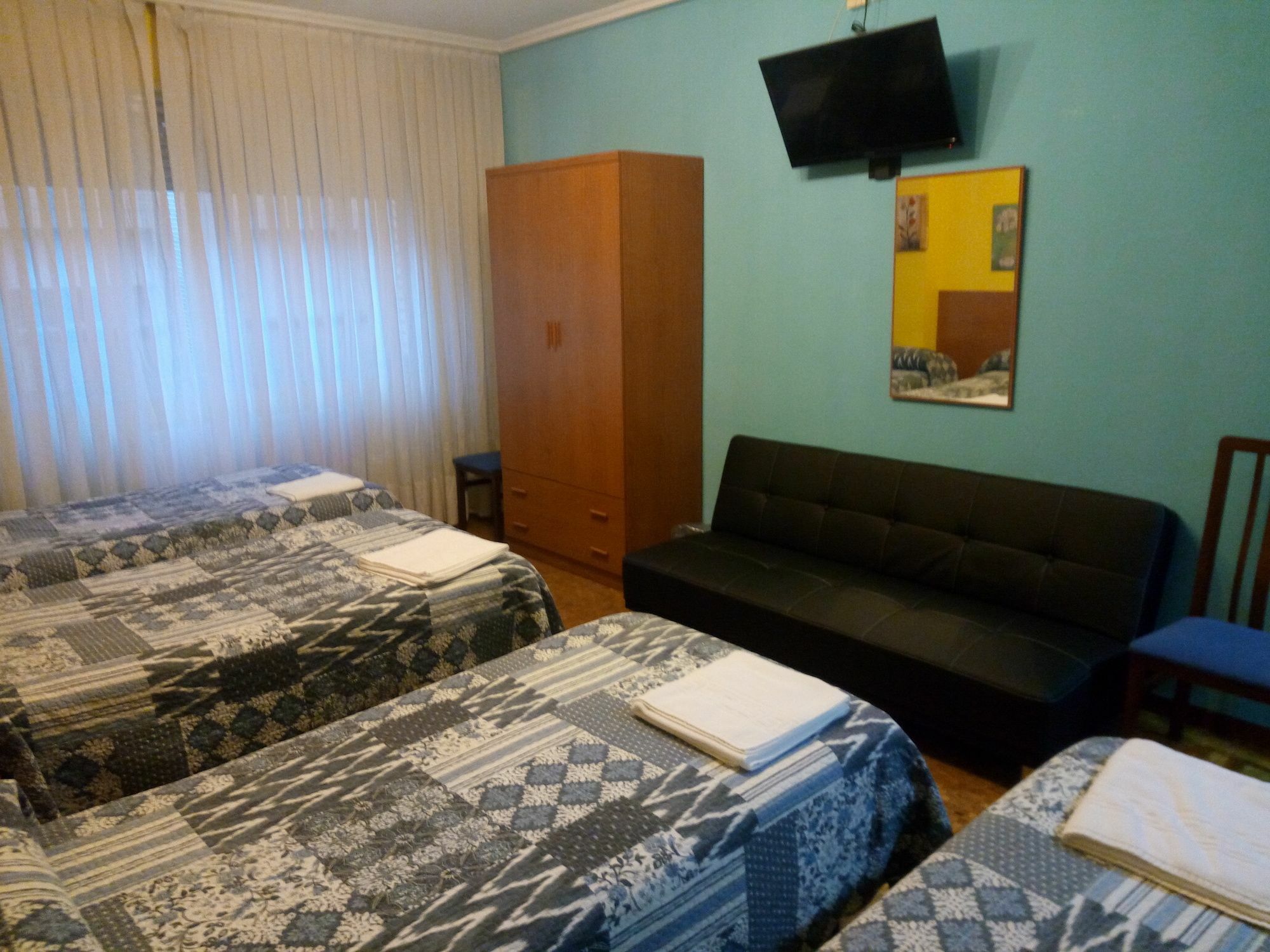 Pension Cinco Villas Logroño Esterno foto