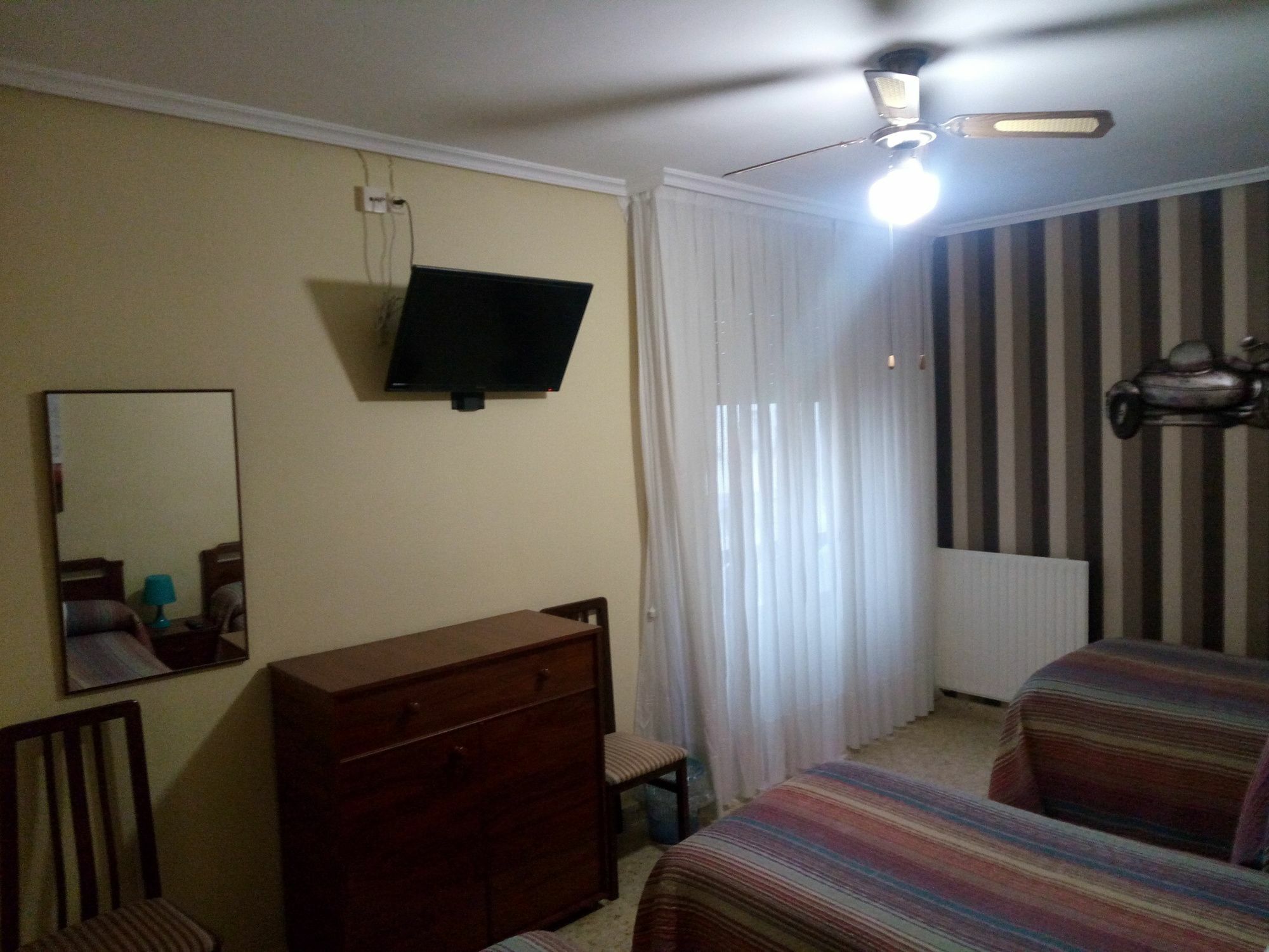 Pension Cinco Villas Logroño Esterno foto
